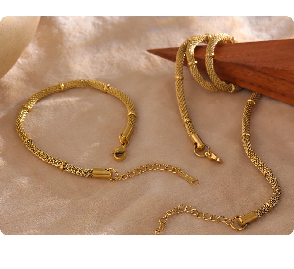 Gilded Form Necklace