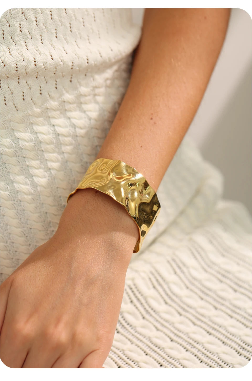 Luxe Hand Band