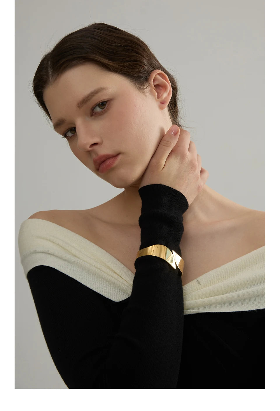 Sculpted Golden Bangle