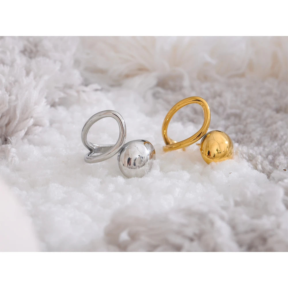 Spiral Sphere Accent Ring