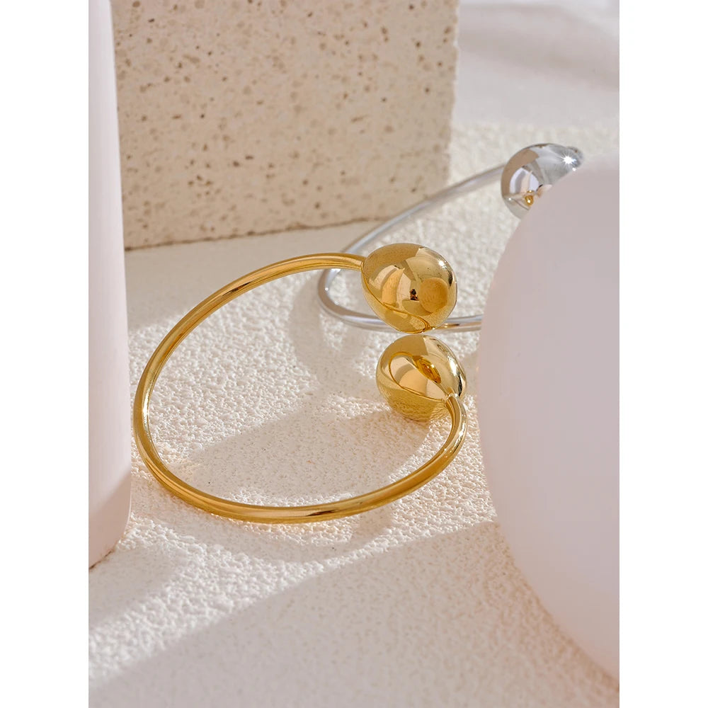 Minimalist Teardrop Cuff