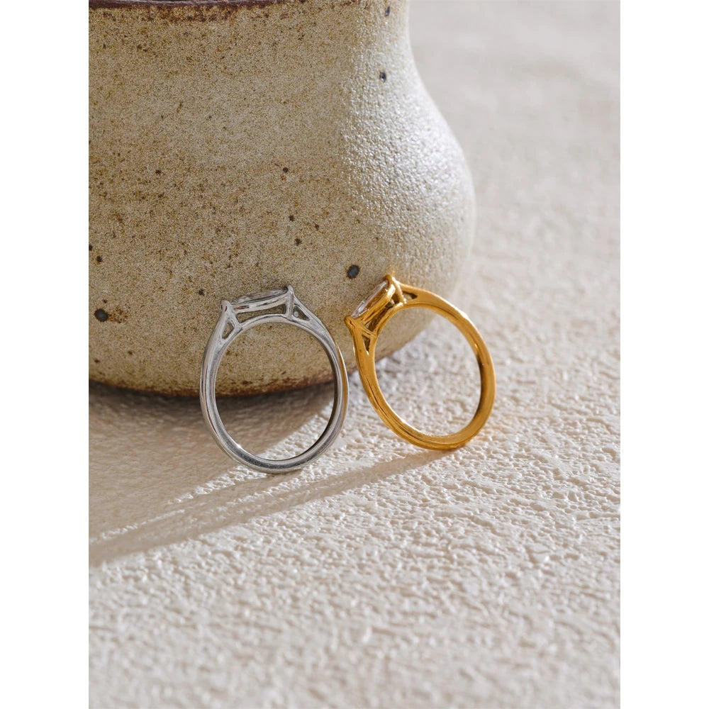 Classic Solitaire Gold Ring