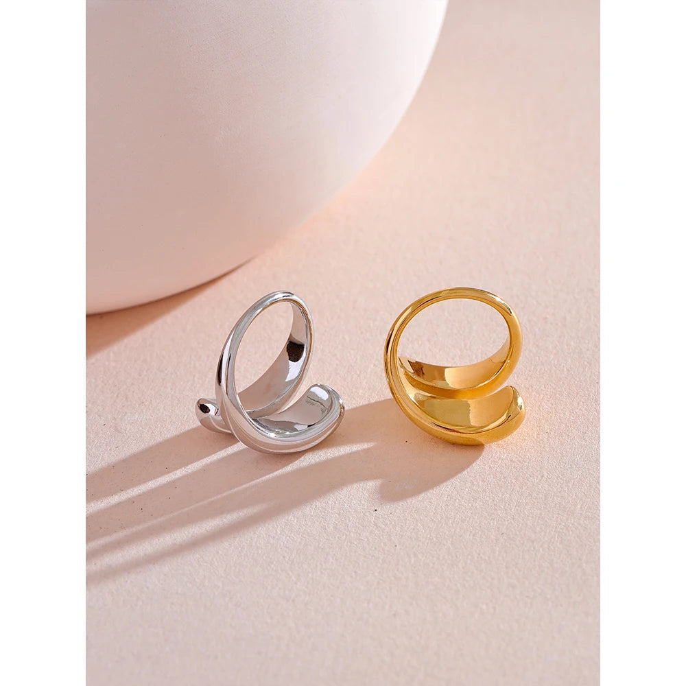 Sculpted Motion Ring