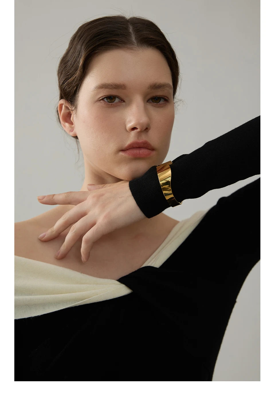 Sculpted Golden Bangle
