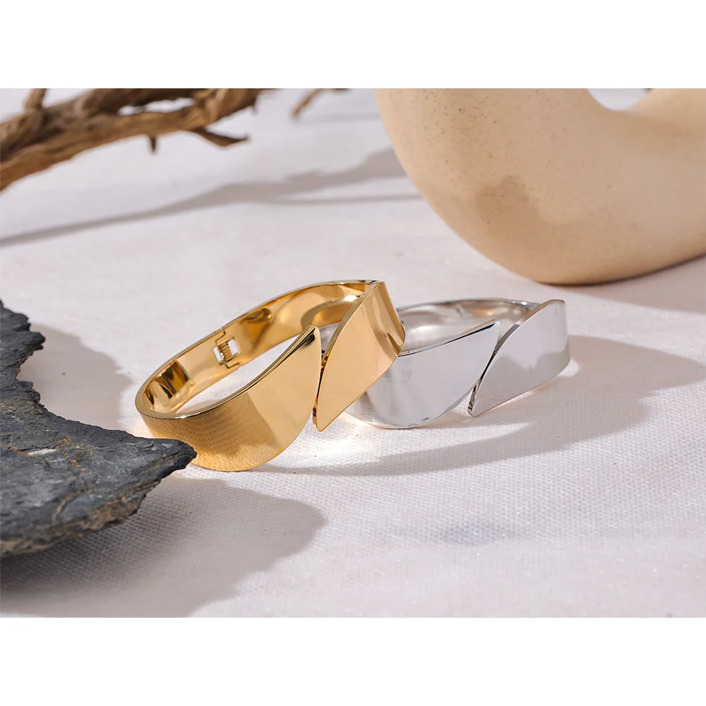 Sculpted Golden Bangle