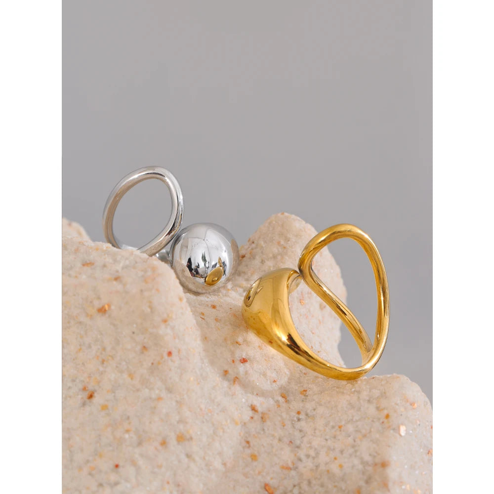 Spiral Sphere Accent Ring