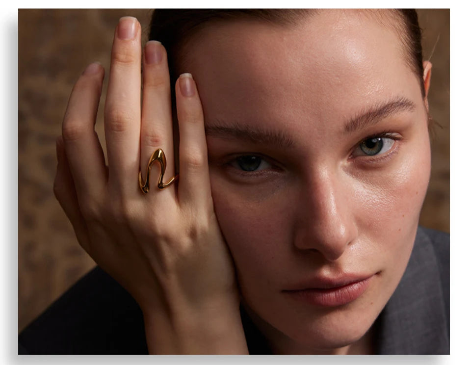 Fluid Wave Ring