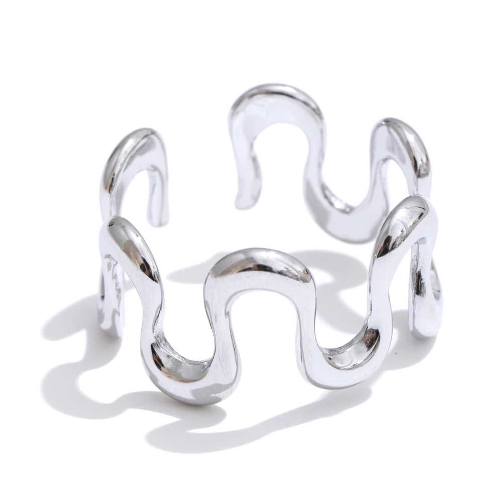 Motion Sculpted Ring