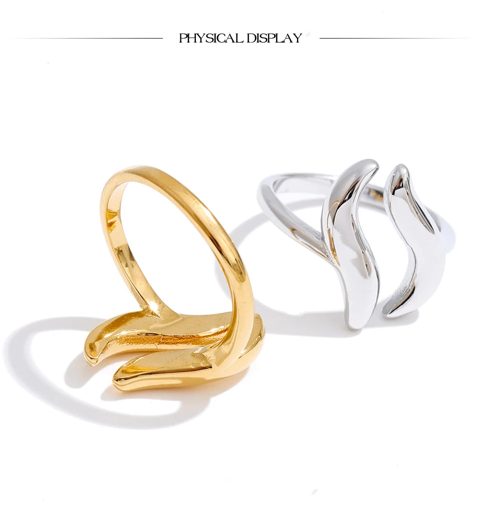 Fluid Wave Gold Ring