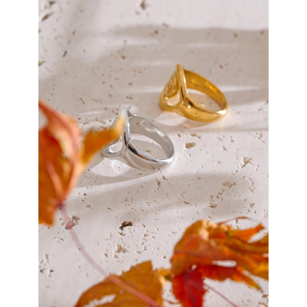 The Golden Swirl Ring
