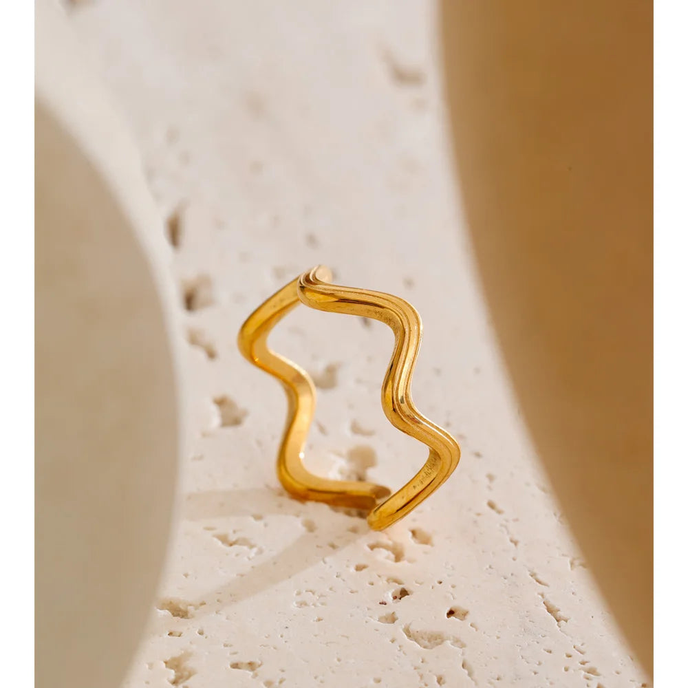 Chic Wave Ring