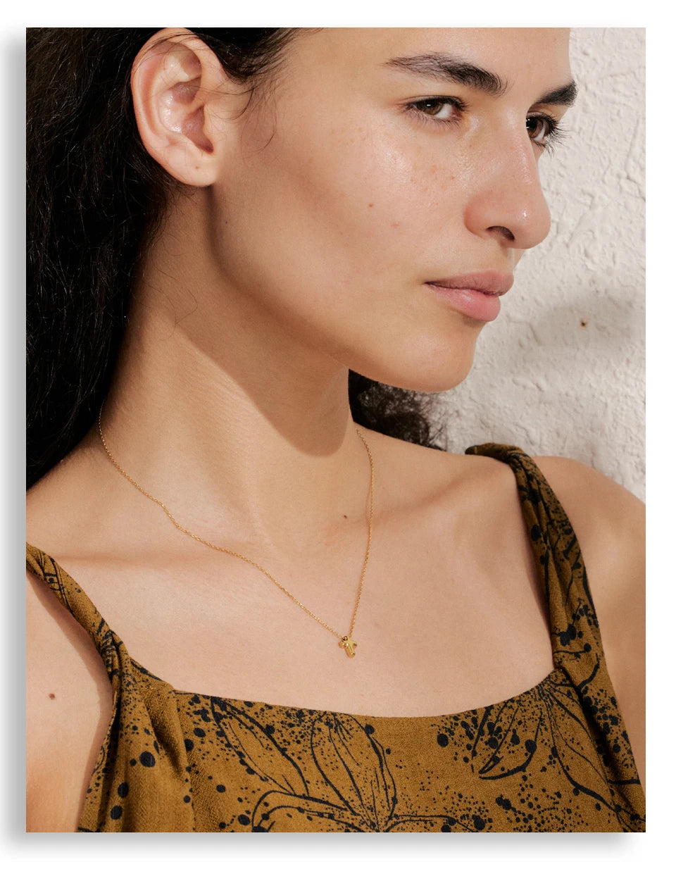 Minimal Cross Necklace