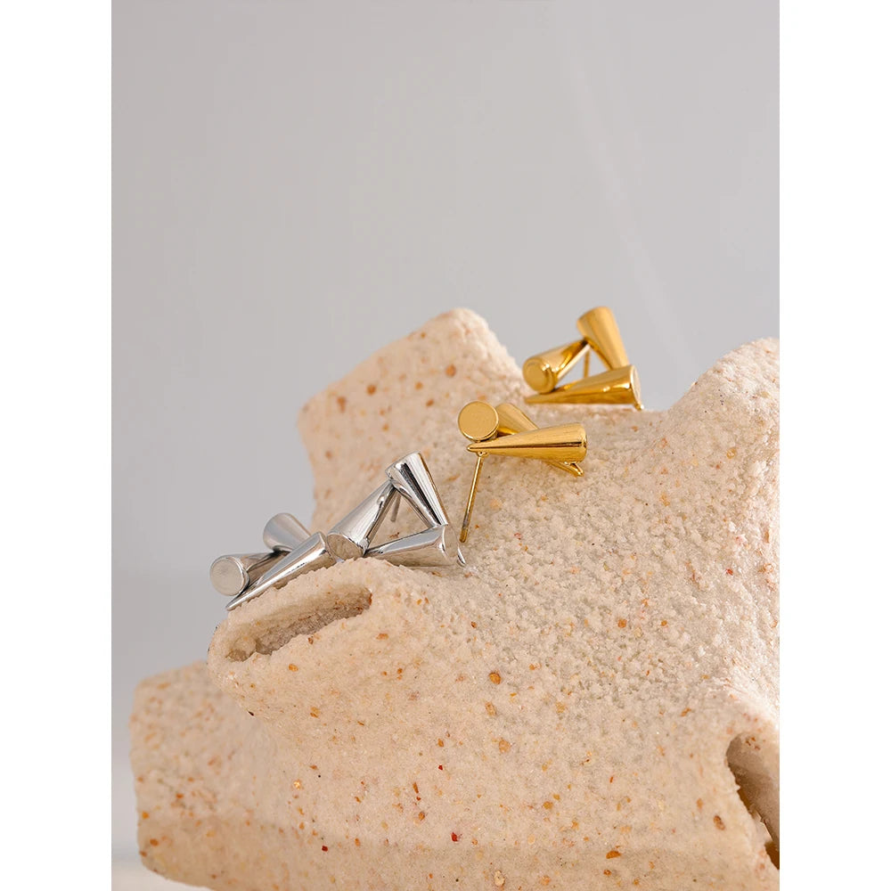 Eterna Geo Studs