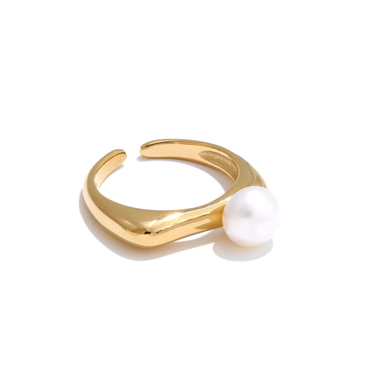 Elegant Freshwater Pearl Ring