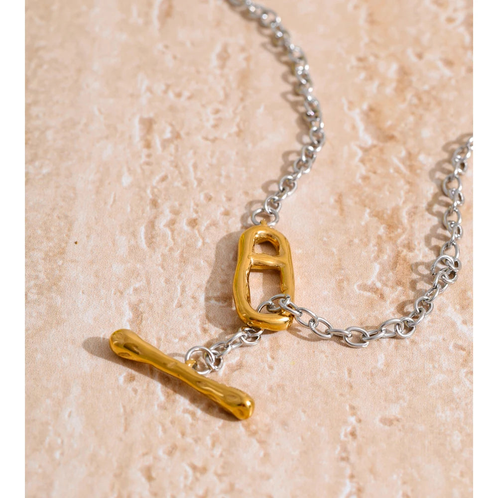 Toggle Chain Necklace