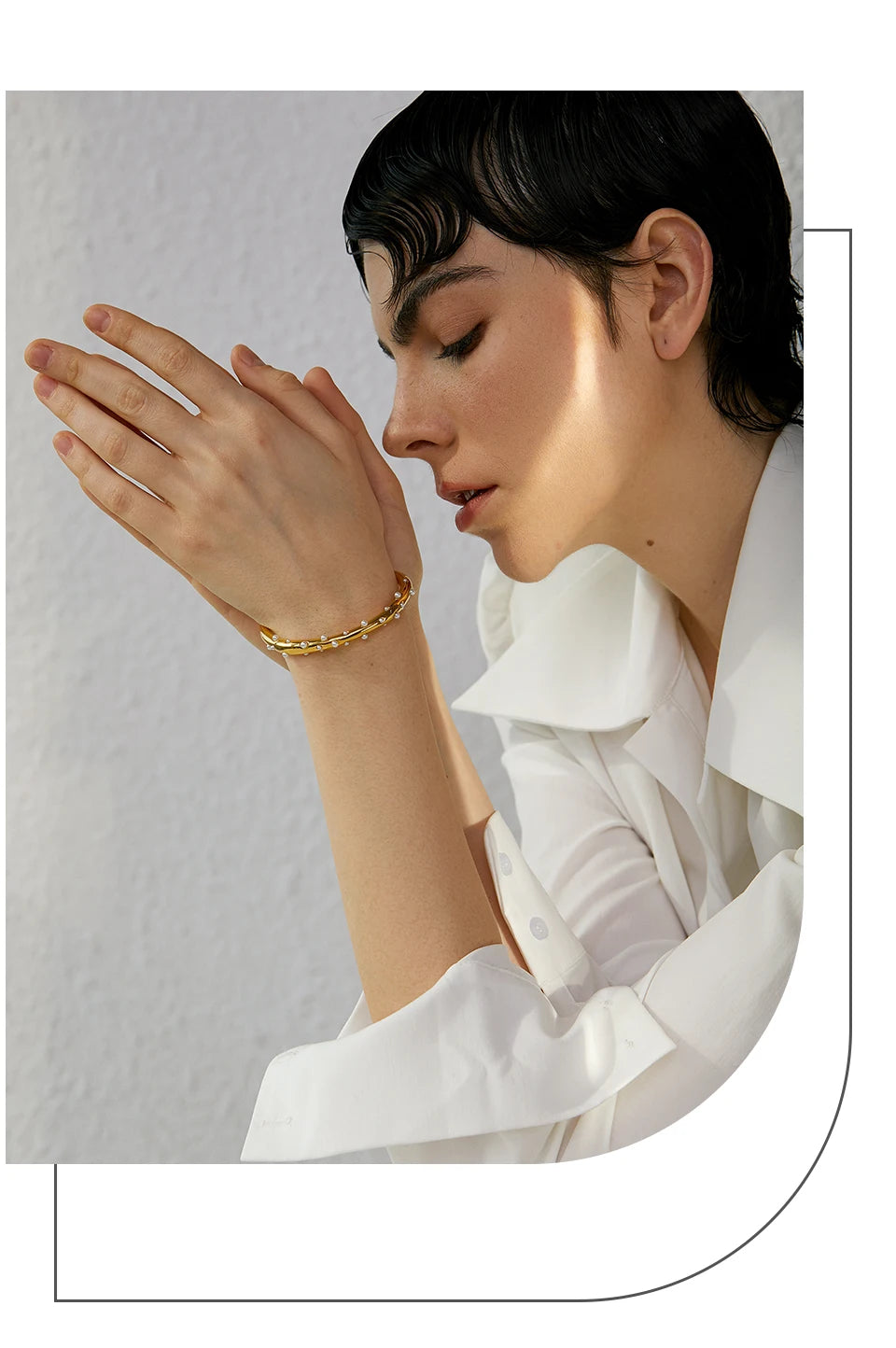 Pearl Line Bangle