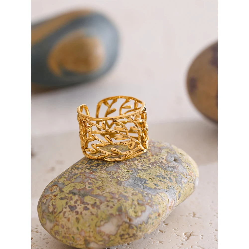 Golden Lace Statement Ring