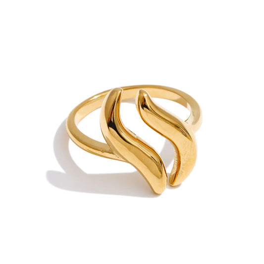 Fluid Wave Gold Ring