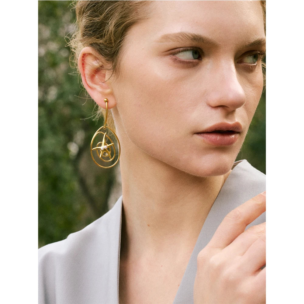 The Modern Muse Swirls