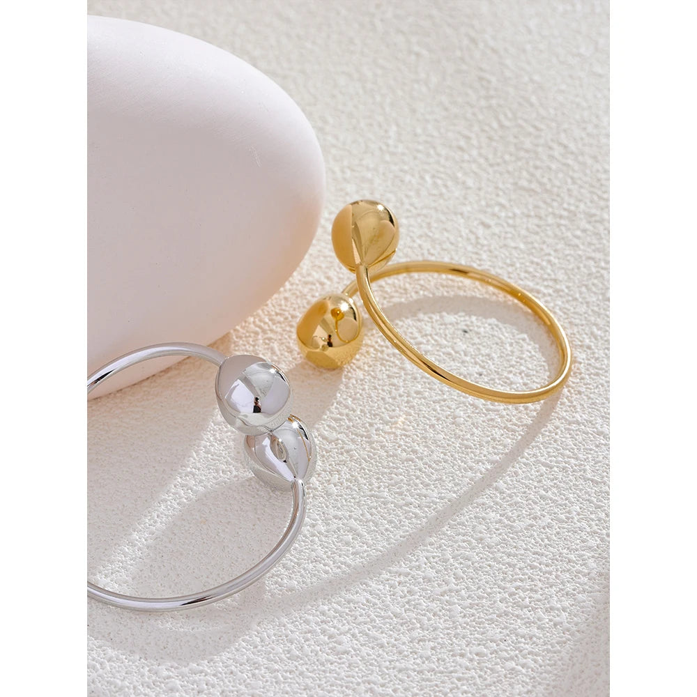 Minimalist Teardrop Cuff