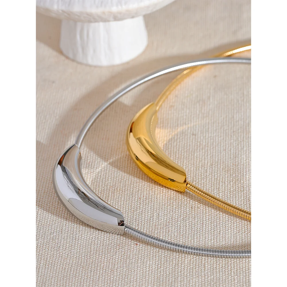 Golden Halo Choker