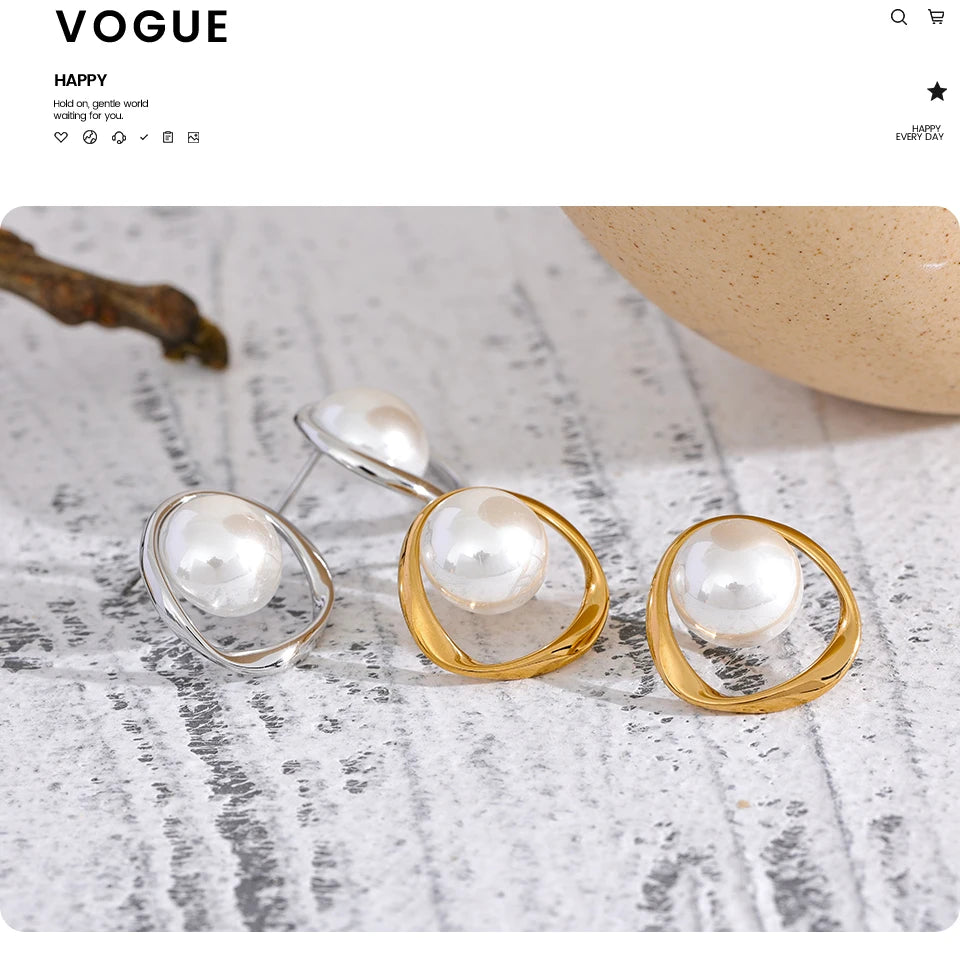 Pearl Curve Studs