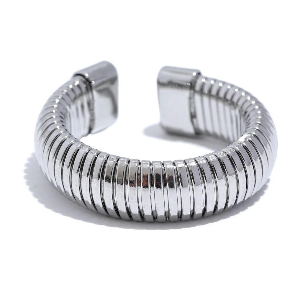 Aurelia Coil Ring
