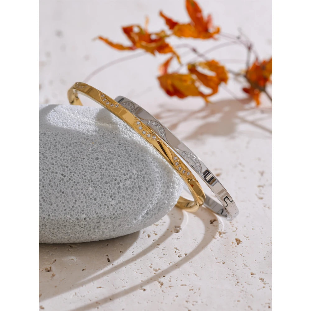 Golden Minimal Bangle