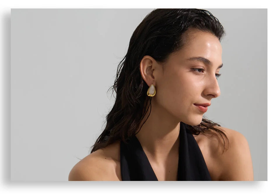 Golden Oval Glow Earrings