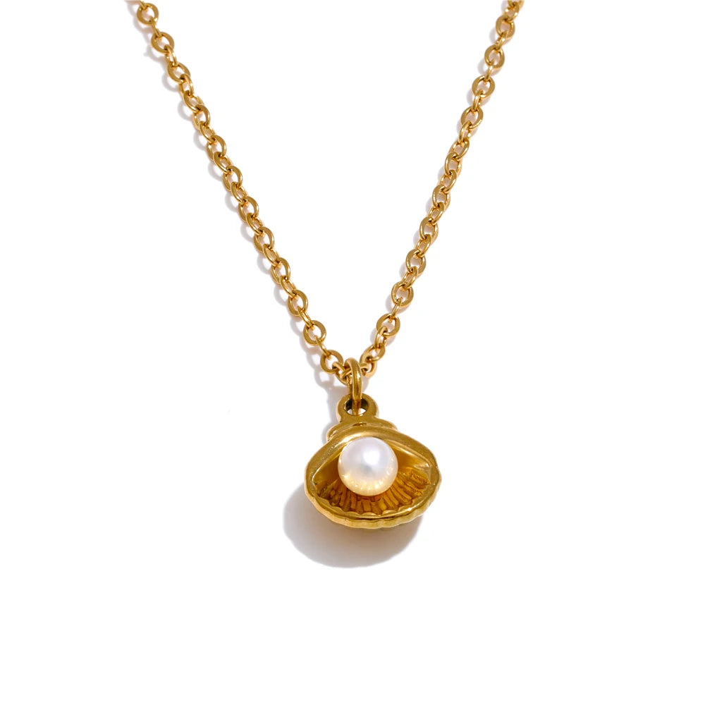 Pearl Treasure Necklace