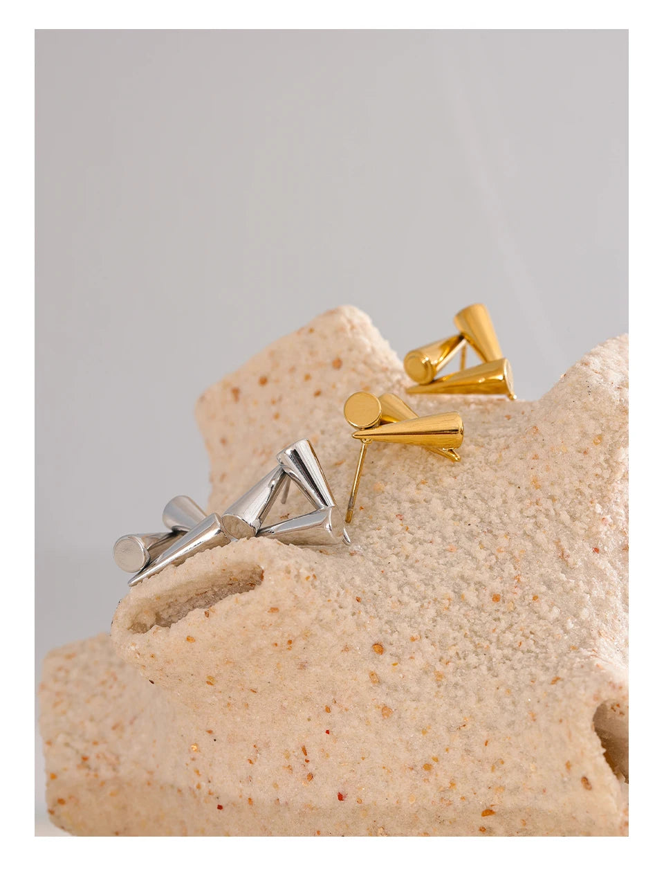 Eterna Geo Studs