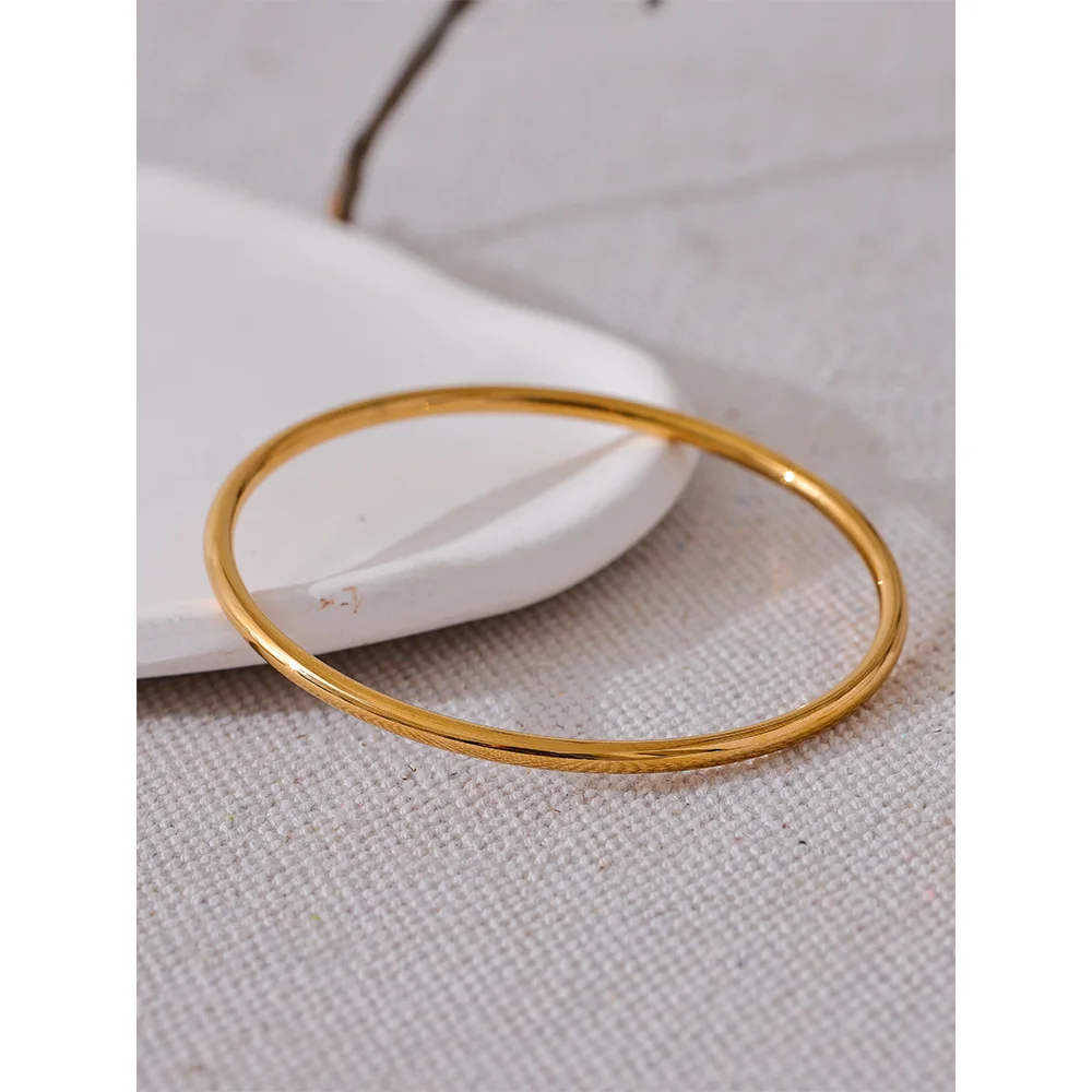 Rose Gold Slim Bangle
