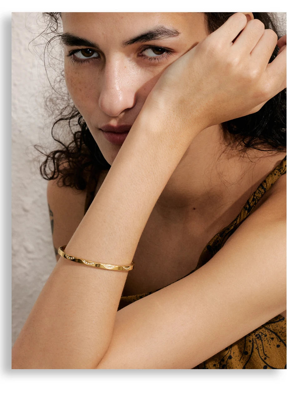 Golden Minimal Bangle