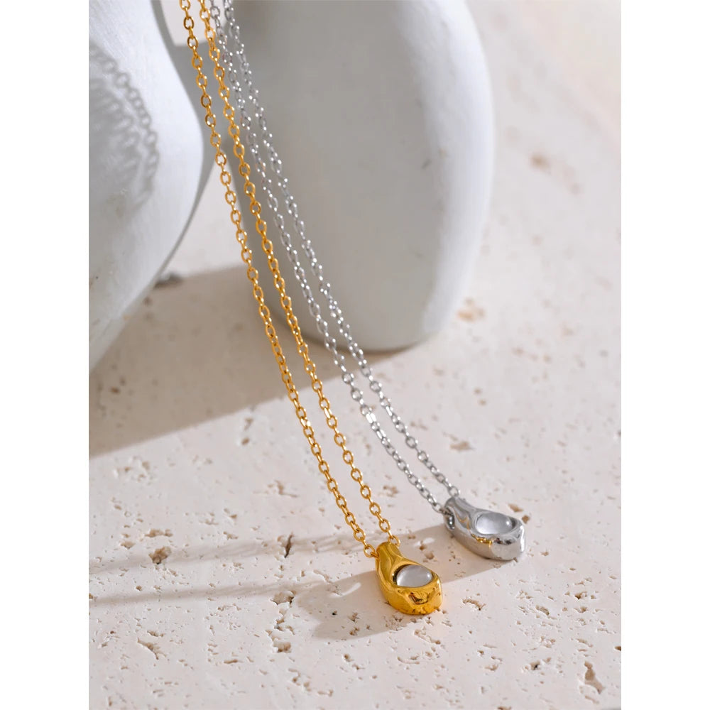 Drop Pearl Necklace