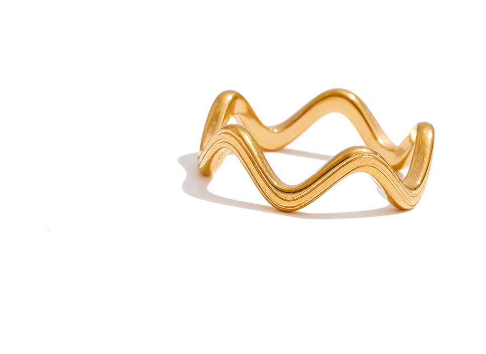 Chic Wave Ring