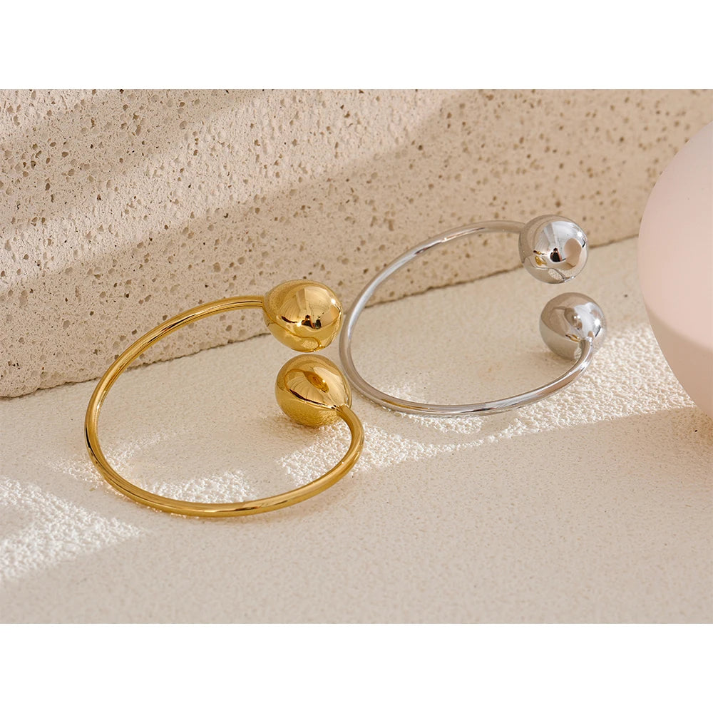 Minimalist Teardrop Cuff