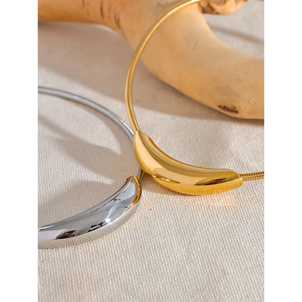 Golden Halo Choker