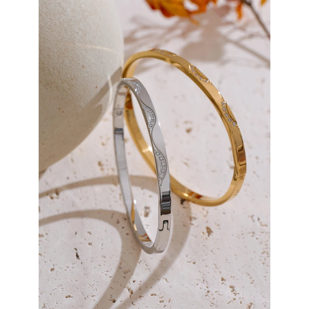 Golden Minimal Bangle