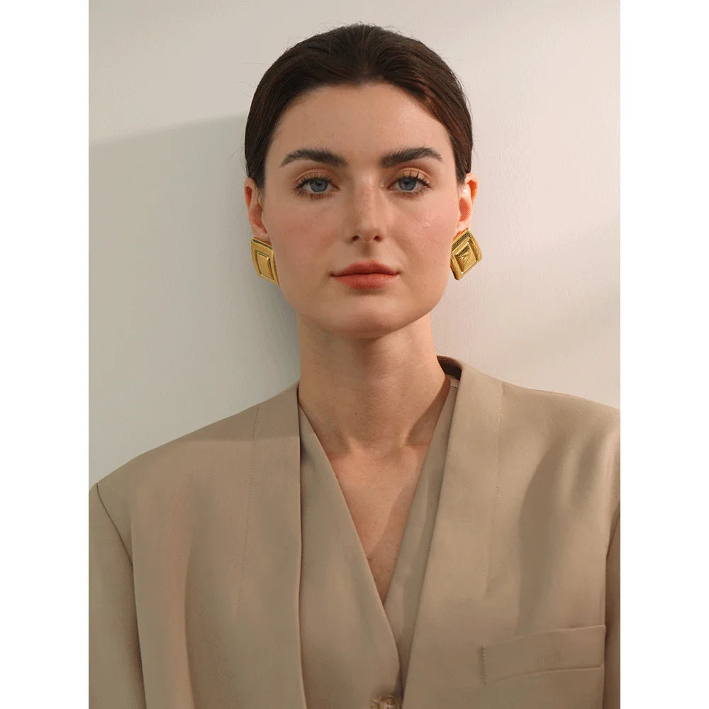 Framed Geometric Studs