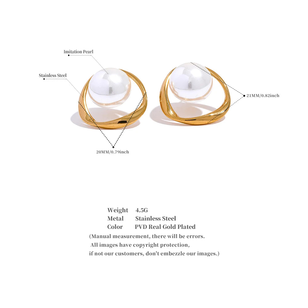 Pearl Curve Studs