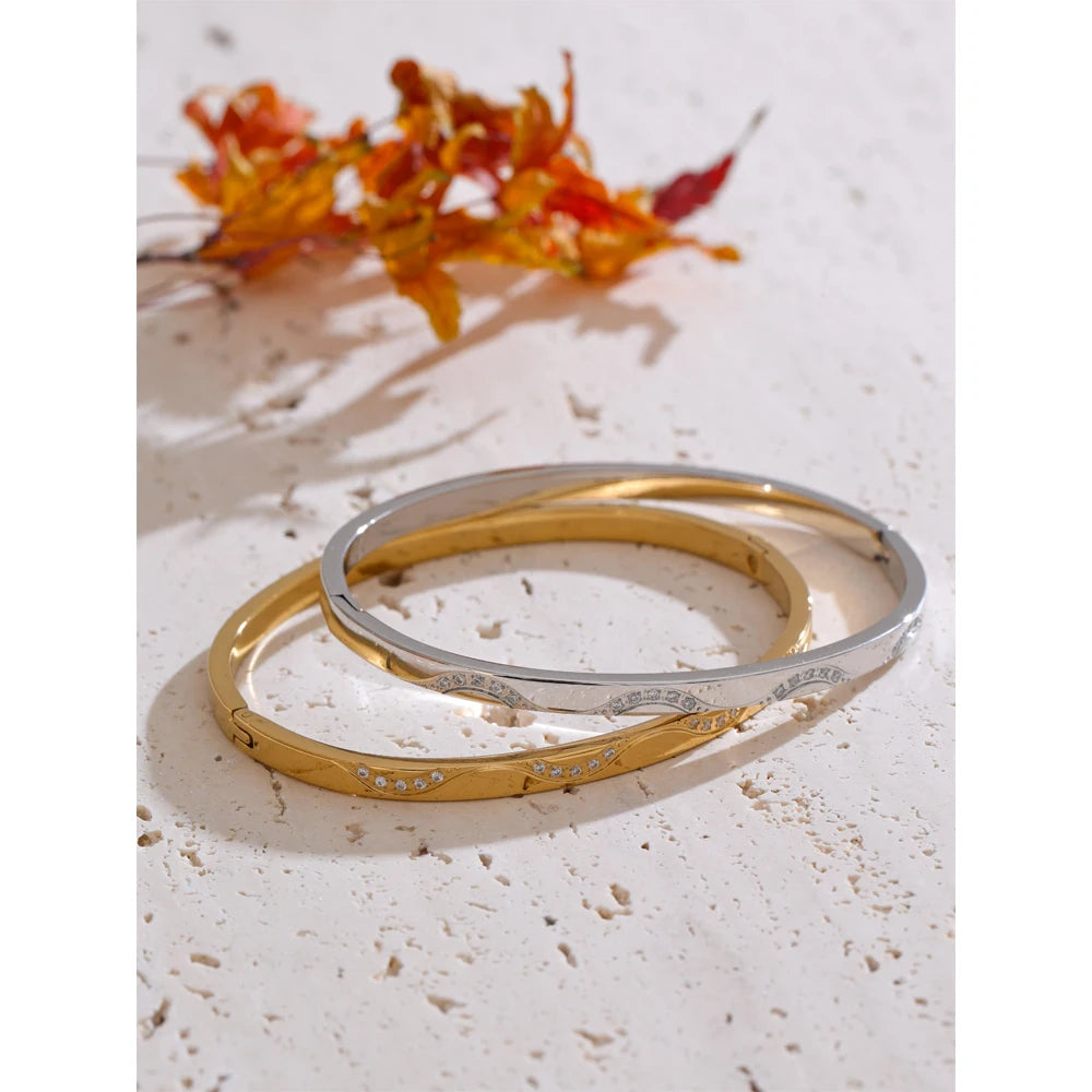 Golden Minimal Bangle