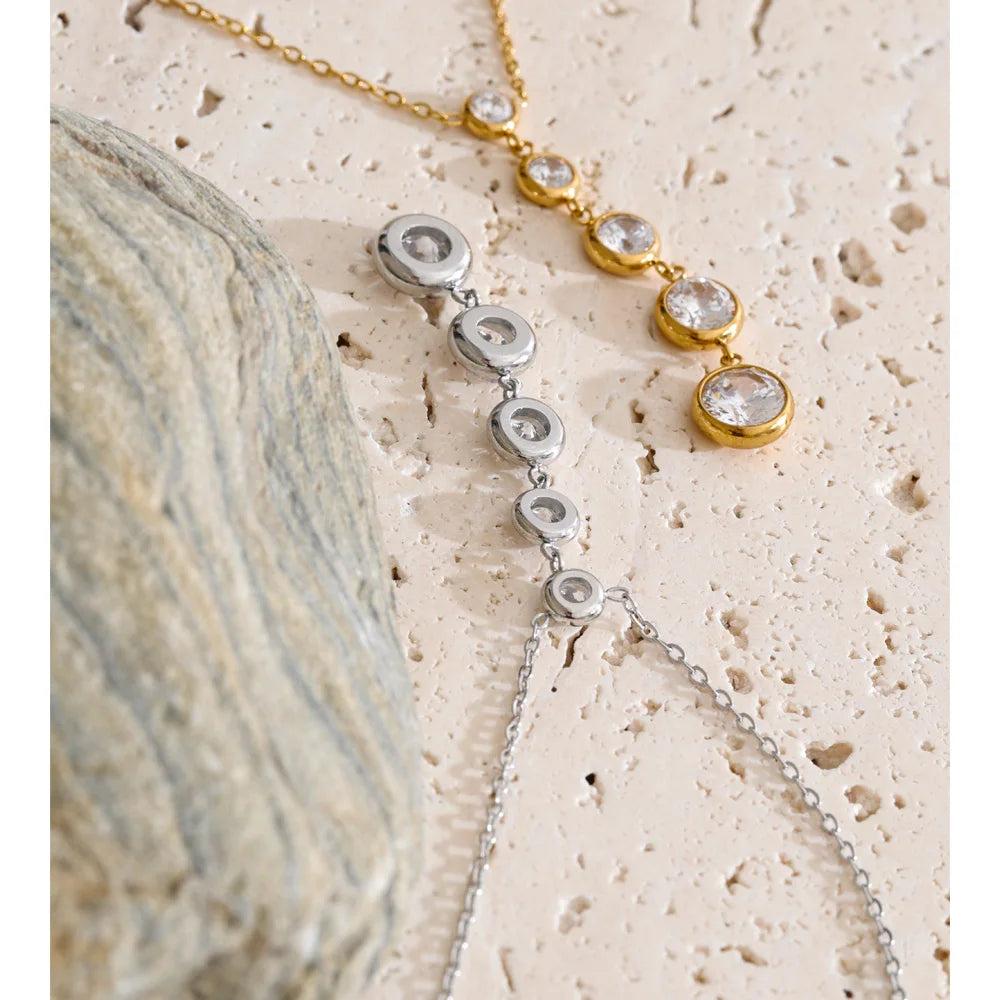 Diamond Drop Pendant Neckla
