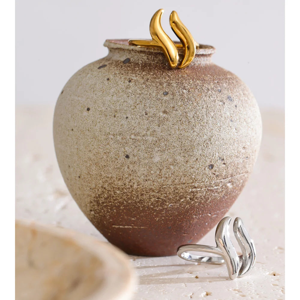 Fluid Wave Gold Ring