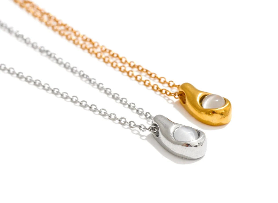 Drop Pearl Necklace
